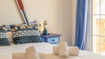 4 chambres, fer et planche à repasser, accès au Wi-Fi (inclus)