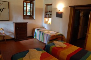 2 camere, culla da viaggio, Wi-Fi gratuito