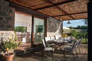 Outdoor dining - Casale Porano - Holiday Country Villa with swimming pool in Umbria (Porano)