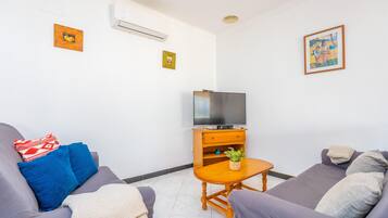 TV, DVD player