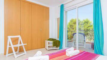 3 Schlafzimmer, BĂŒgeleisen/BĂŒgelbrett, kostenloses WLAN, BettwĂ€sche