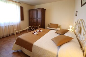 3 bedrooms, travel cot, free WiFi