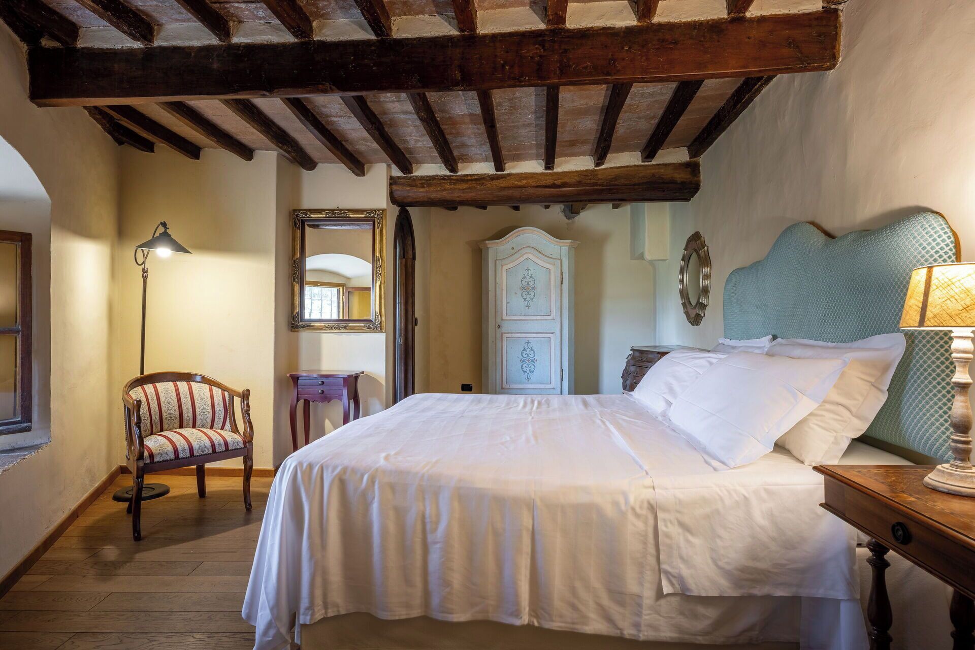 4 bedrooms, travel crib, WiFi (free)