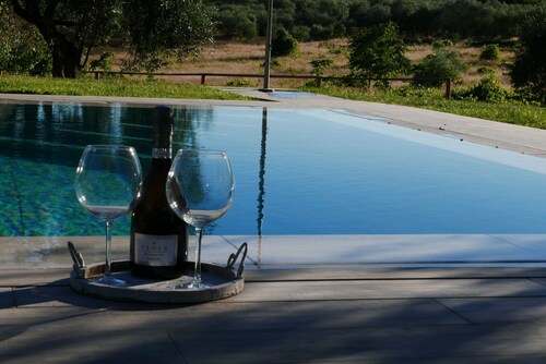 Nice apartment in villa with WIFI, A/C, pool, TV, patio and panoramic view, close to San Gimignano