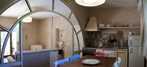 Kühlschrank, Ofen, Herdplatte, Geschirrspüler