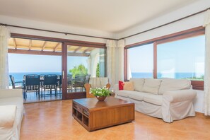 TV, fireplace - VILLA SOL NAIXENT - Villa with sea views in Cala Serena -  Felanitx   . Free WiFi (Cala Serena - Felanitx)