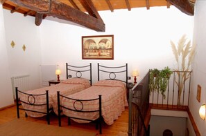 2 bedrooms, iron/ironing board, free WiFi, bed sheets - Nice apartment for 6 guests with WIFI, pool and TV (Canova)