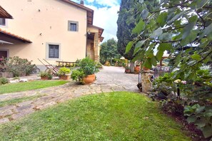 Property grounds - Nice apartment for 5 guests with pool, WIFI and TV (Reggello)