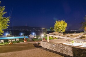 Terrace/patio - Beautiful private villa with hot tub, A/C, WIFI, private pool and panoramic view, close to Cortona (Fratticciola)