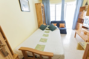 3 chambres, fer et planche Ă repasser, draps fournis