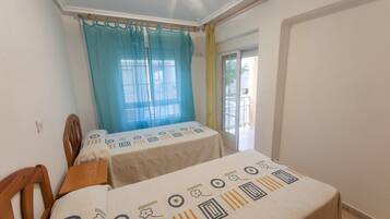 3 chambres, fer et planche Ă  repasser, draps fournis