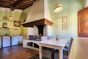 Dining - Lovely apartment for 3 guests with pool, A/C, WIFI, terrace and panoramic view (Montespertoli)