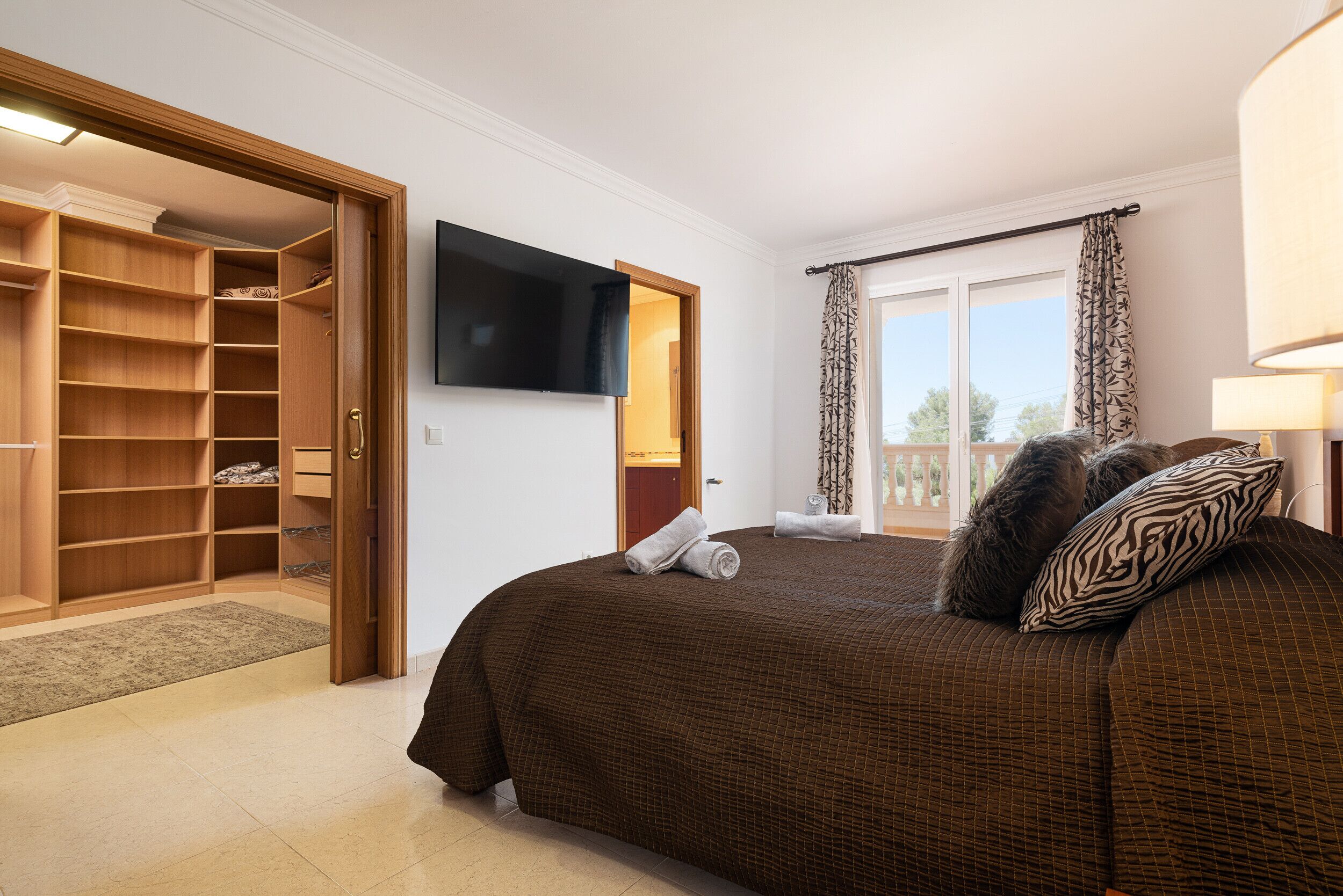 4 Schlafzimmer, Bügeleisen/Bügelbrett, kostenloses WLAN, Bettwäsche