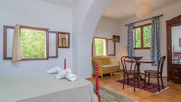 4 chambres, fer et planche Ă repasser, Wi-Fi gratuit, draps fournis