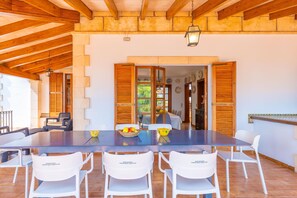 Outdoor dining