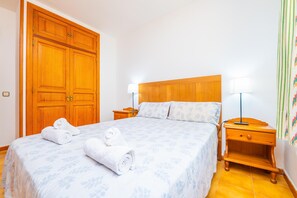 5 bedrooms, iron/ironing board, WiFi (free), bed sheets - CAN PERE VELL - Villa with private pool in ANDRATX. Free WiFi (Andratx)