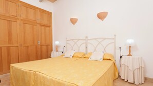 3 Schlafzimmer, Bügeleisen/Bügelbrett, Babybetten, kostenloses WLAN