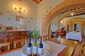Dining - Beautiful apartment for 2 guests with WIFI, pool and panoramic view, close to Siena (Monteroni D'arbia)