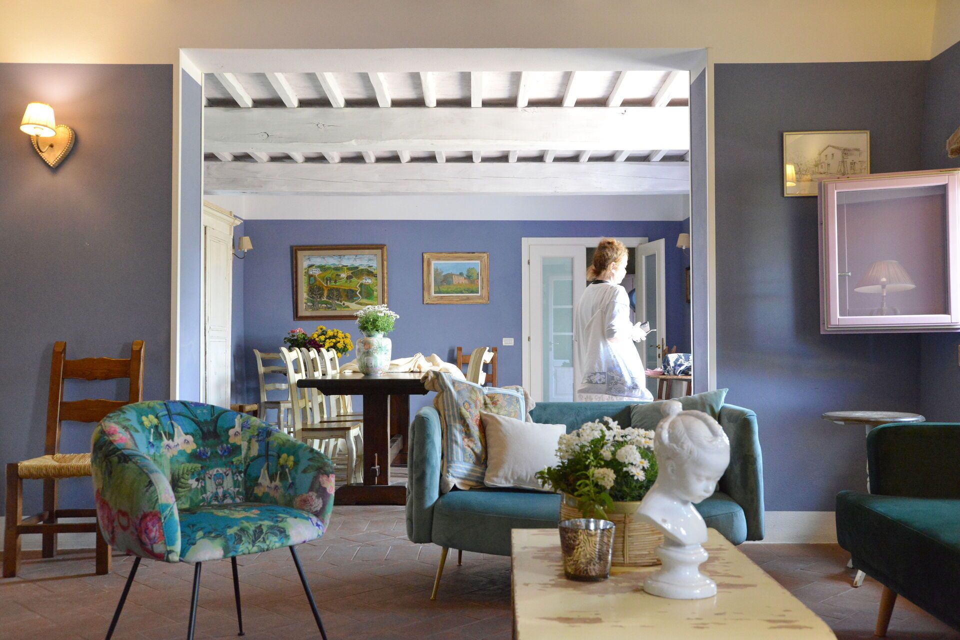 المنشأة من الداخل