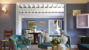 Interior - Stunning private villa with A/C, WIFI, private pool, TV, patio, pets allowed and panoramic view (Altopascio)