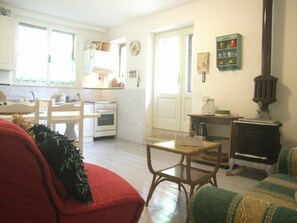 TV - Lovely apartment for 6 people with WIFI and TV (Sassetta)
