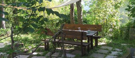 تناول الطعام بالخارج