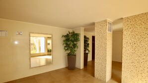 Interior entrance - Royal Lea Apartments (Netanya)