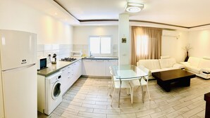 Family Apartment | 3 bedrooms, desk, laptop workspace, iron/ironing board - Royal Lea Apartments (Netanya)