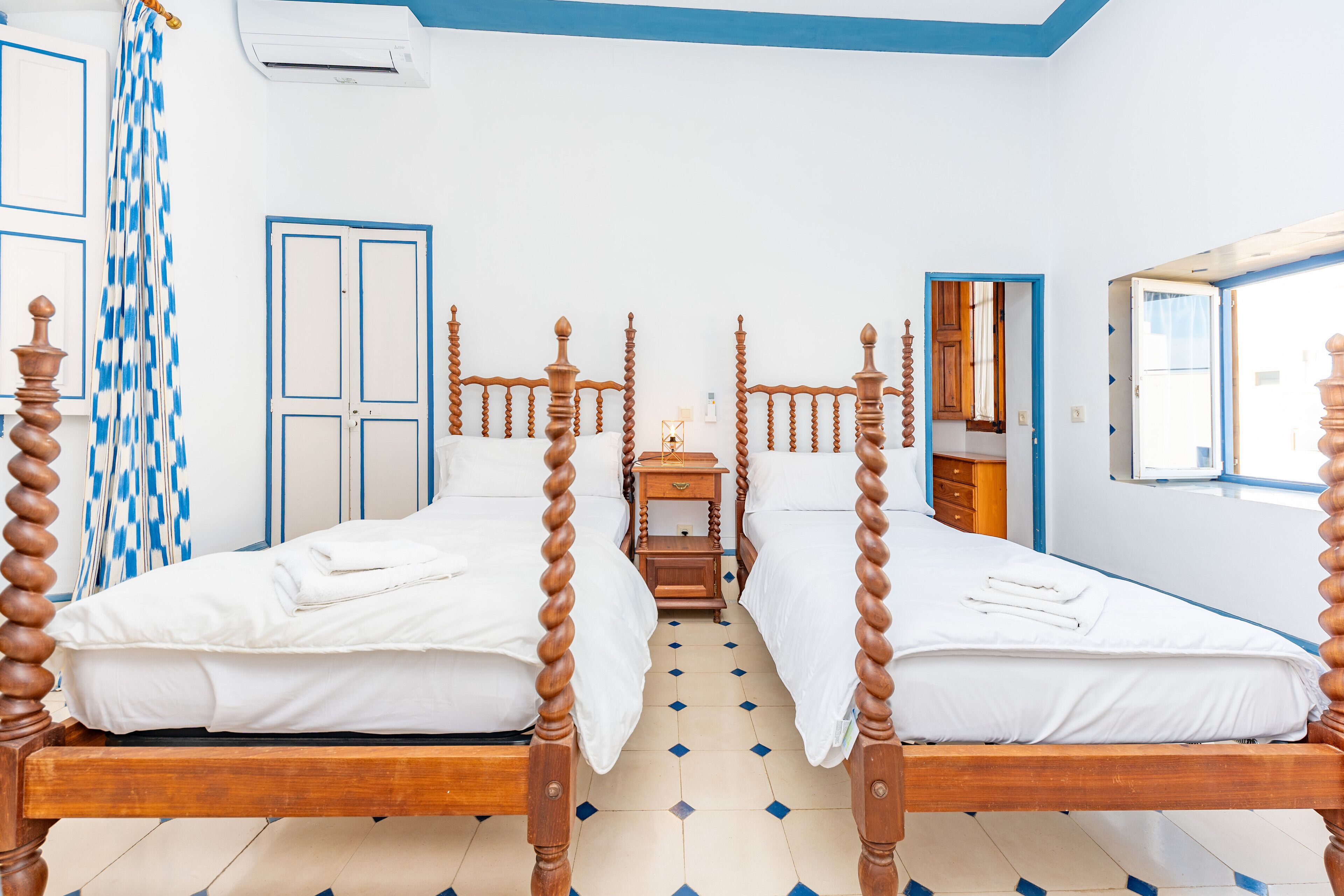 5 chambres, fer et planche à repasser, Wi-Fi gratuit, draps fournis