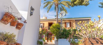 CAN REI DES PLA - Chalet with private garden in Gènova. Free WiFi