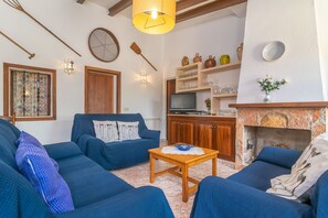 TV - CAN PUÇA - Villa with private pool in Santanyí. Free WiFi (Santanyí)