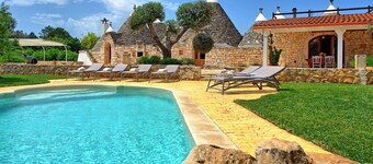 Trullo Santo Stefano - Vacation rental with swimming pool in San Michele Salentino, Puglia