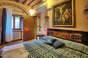 3 bedrooms, travel cot, free WiFi
