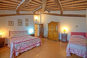 2 quartos, berço de viagem, Wi-Fi de cortesia