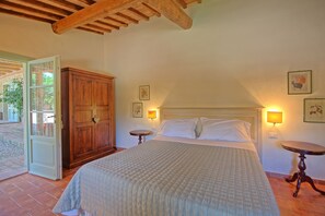 3 bedrooms, travel cot, free WiFi