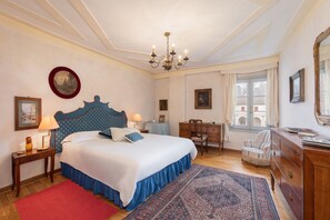 4 bedrooms, desk, travel cot, free WiFi - Ca' Marcello - Exclusive Holiday Villa with swimming pool near Venice, Veneto (Levada)