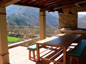 Outdoor dining - Apartment A - Apartment with swimming pool (Bagni Di Lucca)