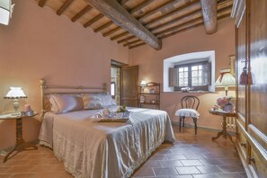 6 habitaciones, cuna de viaje y wifi gratis 