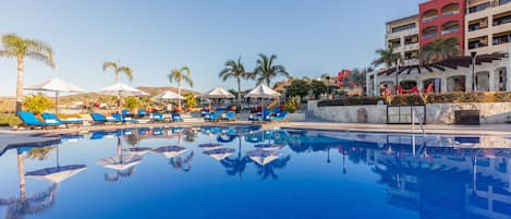 3 piscinas al aire libre