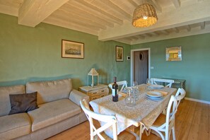 Interior - Montegufoni 9 - Apartment with swimming pool (Montegufoni)