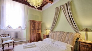 Room - Montegufoni 8 - Apartment with swimming pool (Montegufoni)