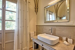 Douche, bidet