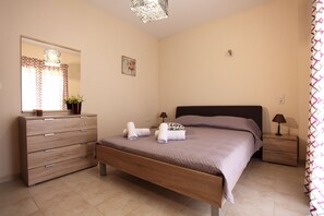 House, 3 Bedrooms, Mountain View