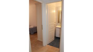Dusche, Bidet, Handtücher