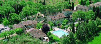 Cosy apartment in villa for 4 guests with pool, TV, patio and pets allowed