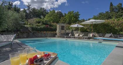 Private Villa with sauna, private pool, A/C, WIFI, hot tub, TV, patio, pets allowed, panoramic view