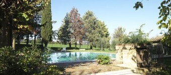 Cosy apartment in villa for 2 people with pool, TV, patio, pets allowed and parking