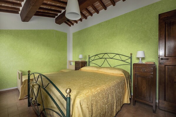 5 bedrooms, travel cot, free WiFi, wheelchair access
