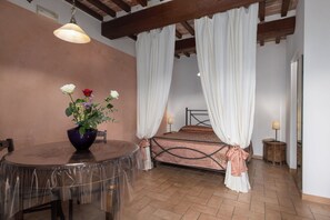 5 bedrooms, travel cot, free WiFi, wheelchair access
