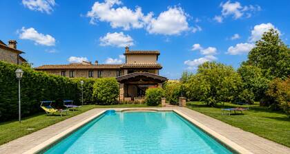 Casale Tiziano - Country Villa with swimming pool in Umbria